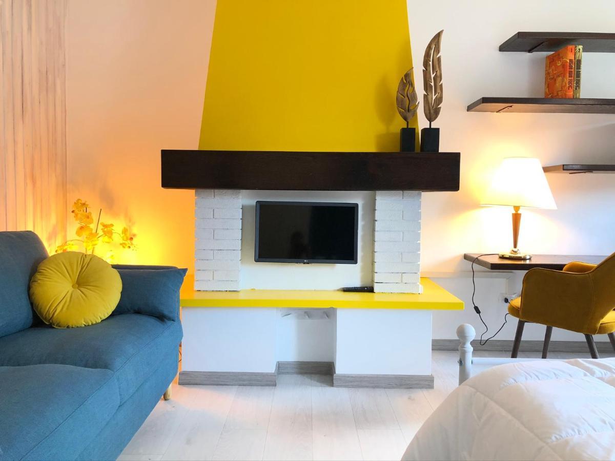 Clua Holiday House Apartment Porto Ceresio Exterior photo